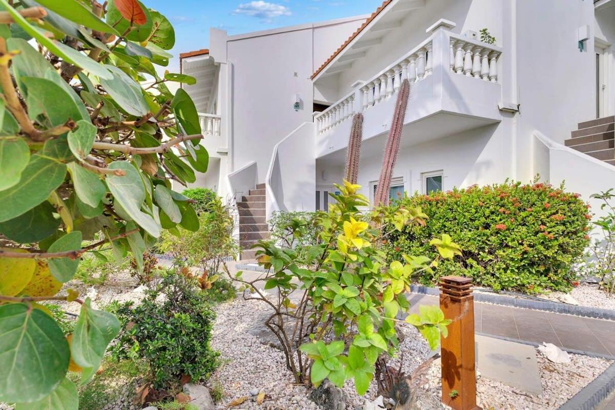 Belmar Oceanfront Apartment 14 Divers Paradise Kralendijk  Exterior photo